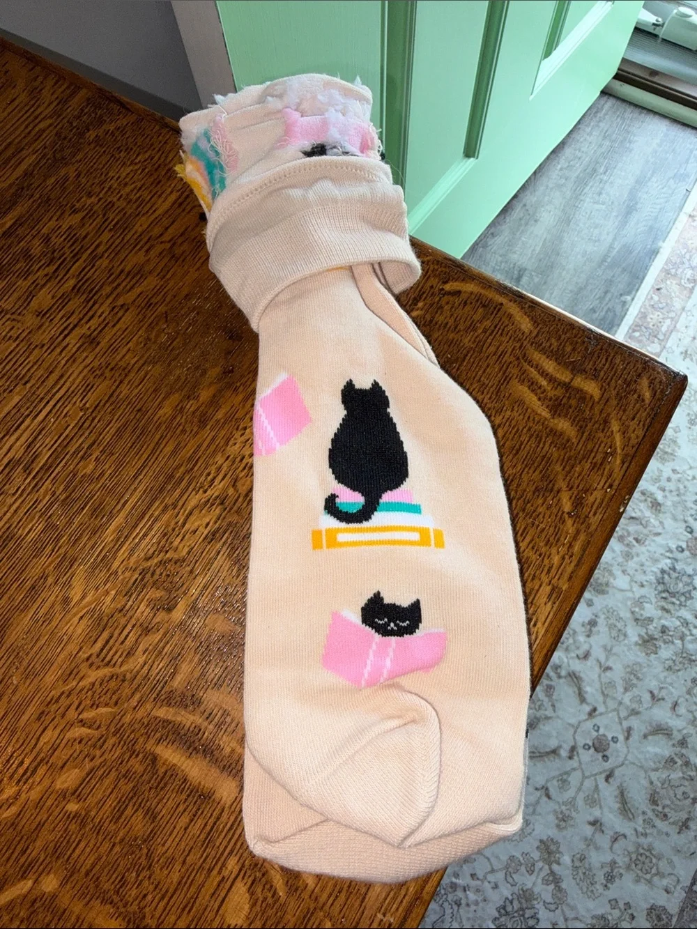 I Love Cats & Books Socks - Women’s Socks